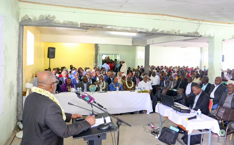 image Azali implique les étudiants dans la conférence des bailleurs